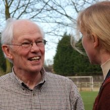 Rod Leeds, Zwiebelpflanzenspezialist und mehrfacher Buchautor aus England im Gespräch mit Iris Ney.