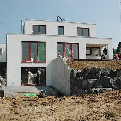 Erstbegehung des zukünftigen Felsengartens im Juni 2008. Blick auf den unteren Bereich der zukünftigen Saunaterrasse sowie den oberen Südhang.